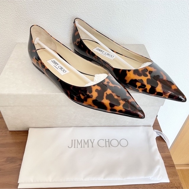 レディースジミーチュウ　Jimmy Choo　パテントレザーフラットパンプス　ブラウン