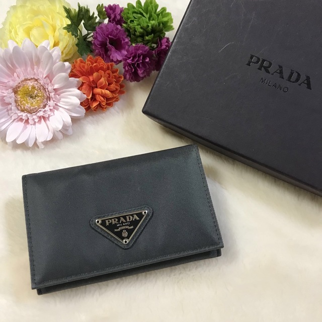 極美品】PRADA カードケース ナイロン ポコノ 三角ロゴプレート-
