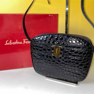 フェラガモ 美品 黒 クロコ 型押し ヴァラ ヴィンテージ ショルダー