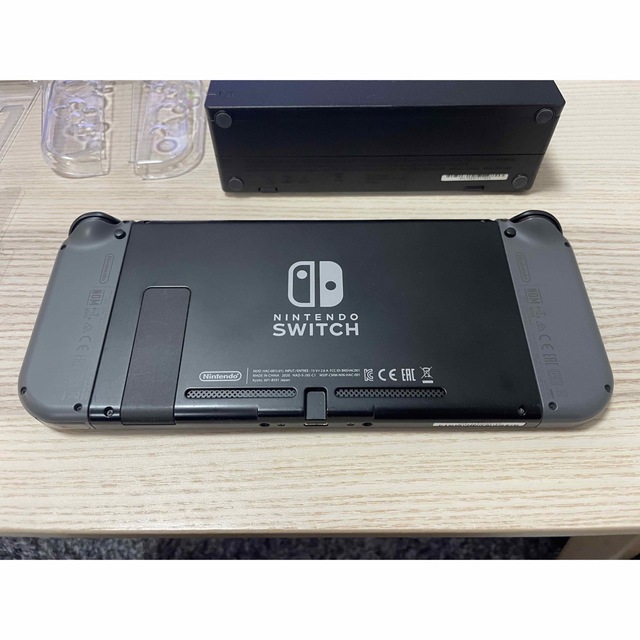 Nintendo Switch(ニンテンドースイッチ)の【箱無し】【美品】Nintendo Switch 本体 グレー バッテリー強化版 エンタメ/ホビーのゲームソフト/ゲーム機本体(家庭用ゲーム機本体)の商品写真