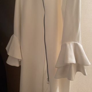 ザラ(ZARA)の袖フリルコート(ノーカラージャケット)