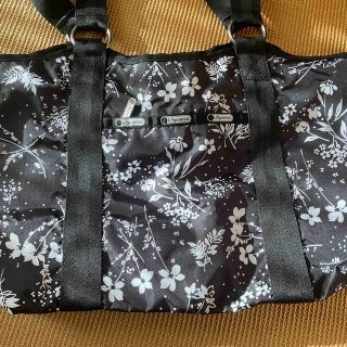 レスポートサック(LeSportsac)のレスポートサック　キャリーオール　トートバッグ　ショルダー　花柄　A4対応(トートバッグ)