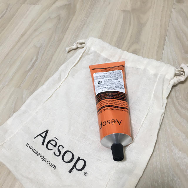 BARNEYS NEW YORK(バーニーズニューヨーク)のsaraさま専用✴︎イソップ リンド ボディバーム aesop コスメ/美容のボディケア(ボディクリーム)の商品写真