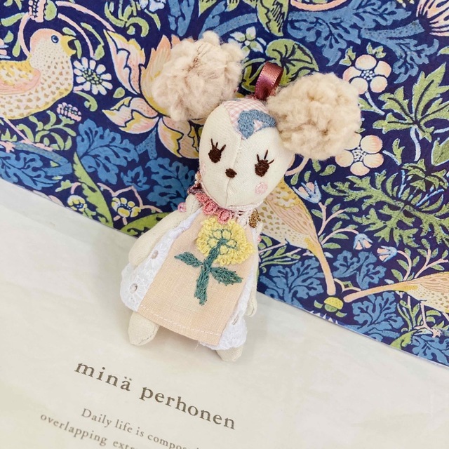 mina perhonen(ミナペルホネン)のAsami様 ハンドメイドのファッション小物(バッグチャーム)の商品写真