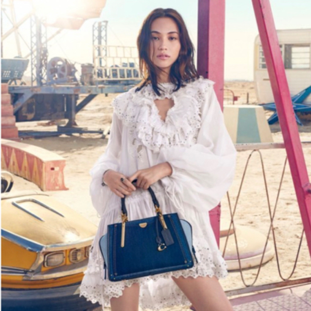 COACH - コーチ デニムバッグ バイカラー 日本限定 コレクション COACH - コーチ デニムバッグ バイカラー 日本限定 コレクション