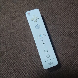 ウィー(Wii)のWiiリモコン コントローラー 任天堂 ニンテンドー純正 シロ ホワイト 動作品(家庭用ゲーム機本体)