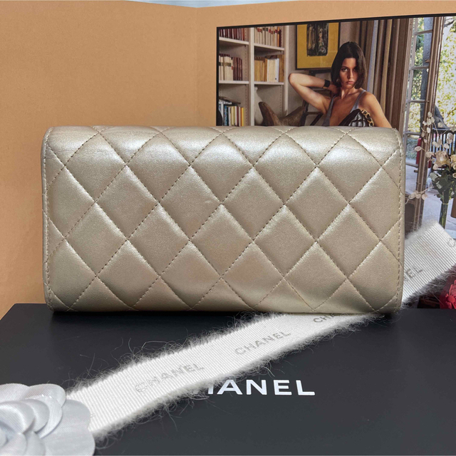 CHANEL(シャネル)の【5starelememt様専用】クラシックフラップウォレット☆ラムスキン レディースのファッション小物(財布)の商品写真