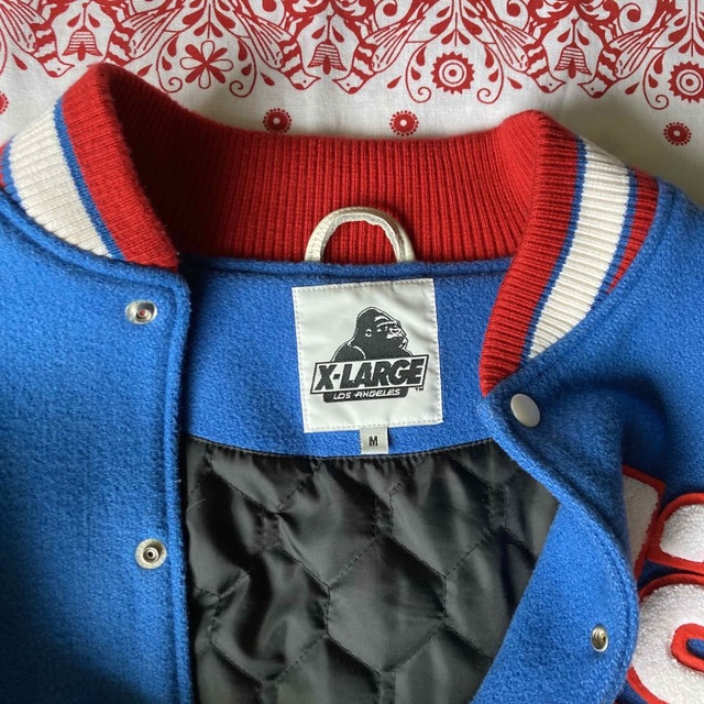XLARGE(エクストララージ)の【SALE❗️】エクストララージ　スタジャン　両面パイルロゴ　袖レザー メンズのジャケット/アウター(スタジャン)の商品写真