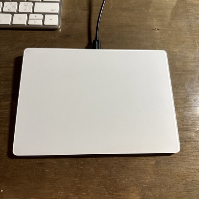 APPLE MAGIC TRACKPAD WHITE