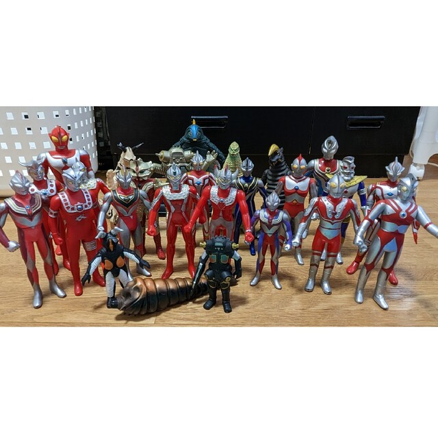 ウルトラマン&ウルトラ怪獣26体 ソフビ他の通販 by くろねこのサキ's