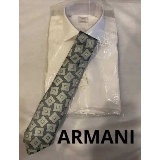 ARMANI COLLEZIONI(アルマーニ コレツィオーニ)の【新品未使用】アルマーニ  ネクタイ シルバーベース エンタメ/ホビーのコレクション(その他)の商品写真