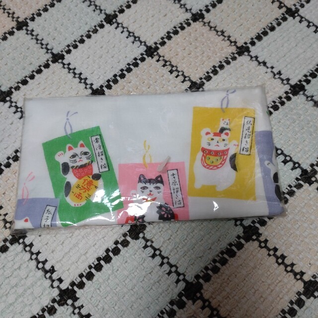 和タオル　猫　招き猫 レディースのファッション小物(ハンカチ)の商品写真
