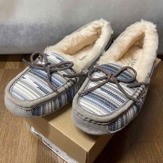 アグ(UGG)のUGG ムートンスリッポン　美品　半額以下！(スリッポン/モカシン)