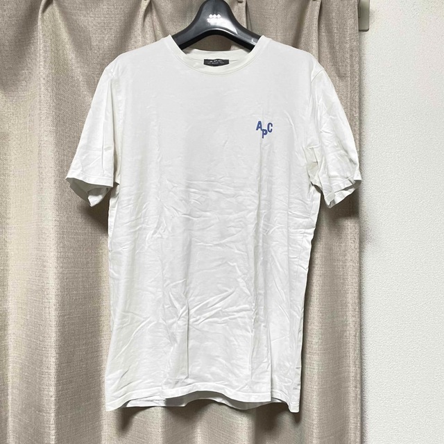 A.P.C(アーペーセー)のA.P.C ワンポイントロゴ　白T メンズのトップス(Tシャツ/カットソー(半袖/袖なし))の商品写真