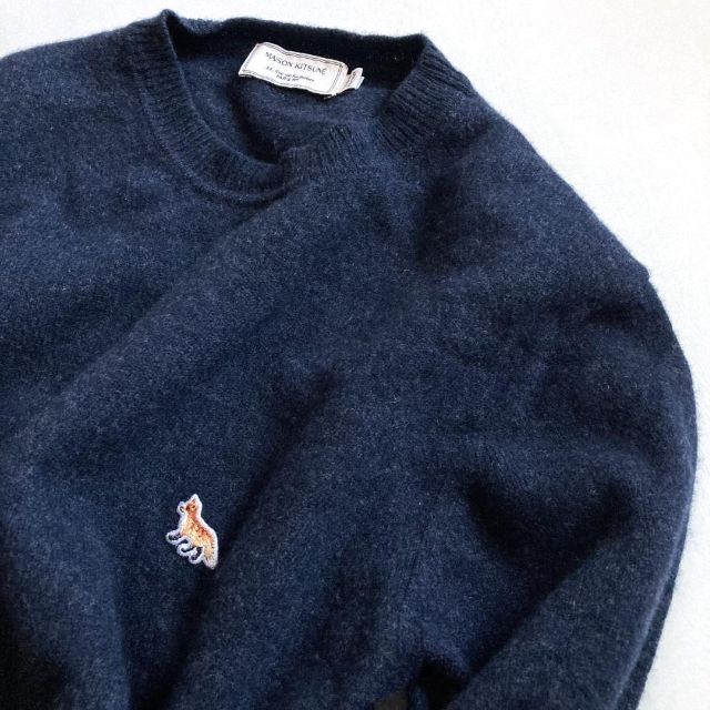 MAISON KITSUNE'(メゾンキツネ)のMAISON KITSUNE メゾンキツネ ニット ネイビー Lサイズ レディースのトップス(ニット/セーター)の商品写真