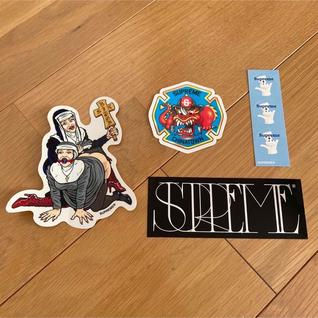 Supreme ステッカー