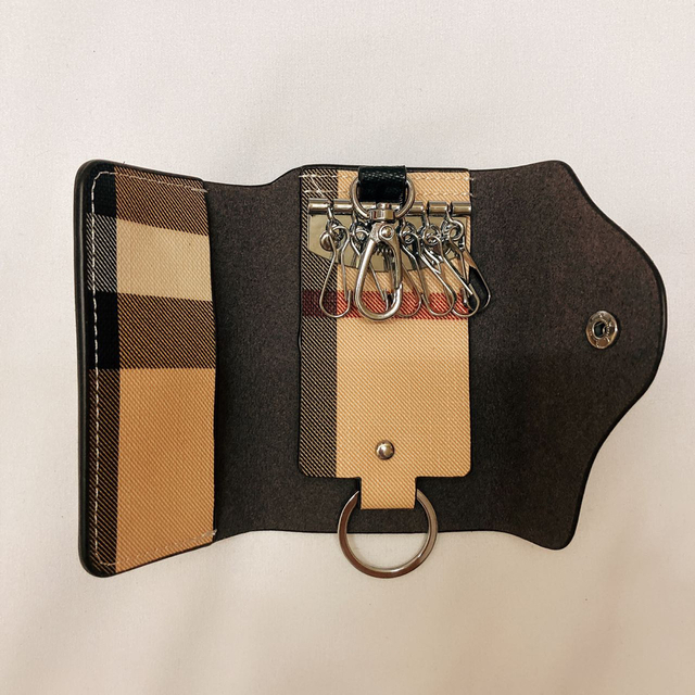 新品 キーケース メンズ /レディース 高級レザー 6連カラビナ付きの通販 by 在庫処分|ラクマ 新品 キーケース メンズ レディース 高級レザー 6連カラビナ付き