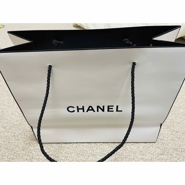 CHANEL 紙袋 レディースのバッグ(ショップ袋)の商品写真