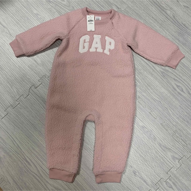 babyGAP(ベビーギャップ)のGAP ロゴ　シェルパボディオール　ピンク　80　12-18ヶ月 キッズ/ベビー/マタニティのベビー服(~85cm)(ロンパース)の商品写真