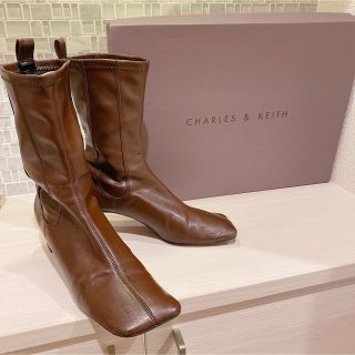 チャールズアンドキース(Charles and Keith)の【チャールズアンドキース】スクエアブーツ(ブーツ)