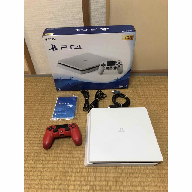 PlayStation4(プレイステーション4)のPlayStation®4 グレイシャー・ホワイト 500GB  エンタメ/ホビーのゲームソフト/ゲーム機本体(家庭用ゲーム機本体)の商品写真