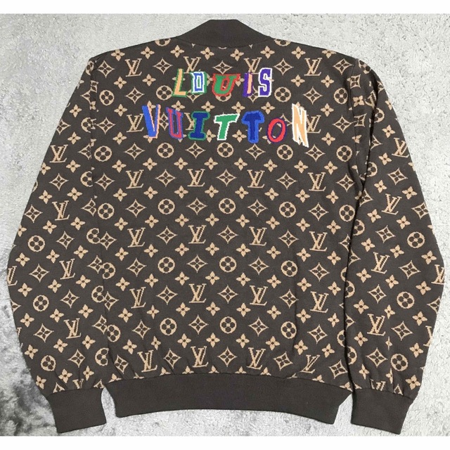 LOUIS VUITTON ルイヴィトン 21AW×NBA レターナイロンブルゾン 総柄 ジップアップ HLB01EES8