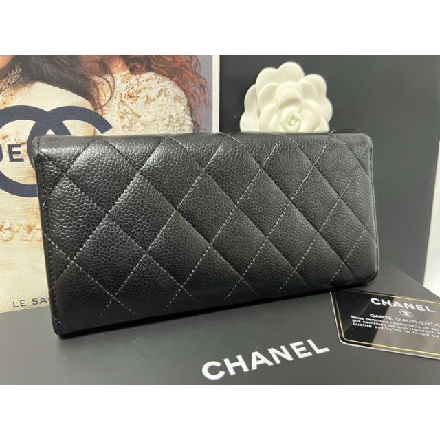 CHANEL(シャネル)のCHANEL マトラッセ キャビアスキン フラップ長財布 ゴールド金具 レディースのファッション小物(財布)の商品写真