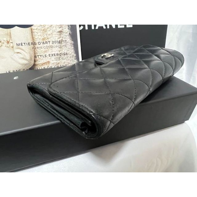 CHANEL(シャネル)のCHANEL マトラッセ フラップ長財布 ラムスキン シルバー金具 レディースのファッション小物(財布)の商品写真