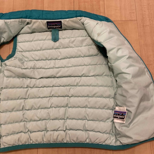 patagonia(パタゴニア)のパタゴニア　ダウンベスト キッズ/ベビー/マタニティのキッズ服男の子用(90cm~)(ジャケット/上着)の商品写真