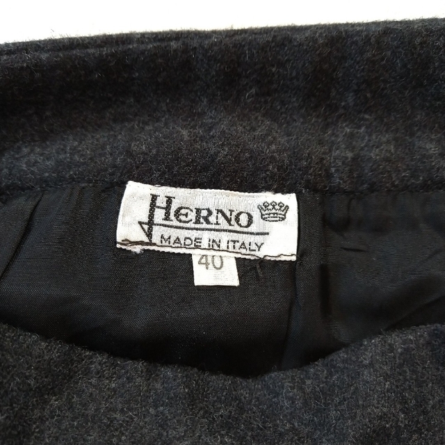 HERNO(ヘルノ)の美品 (M) HERNO イタリア製 ウールタイトスカート チャコールグレー レディースのスカート(ひざ丈スカート)の商品写真