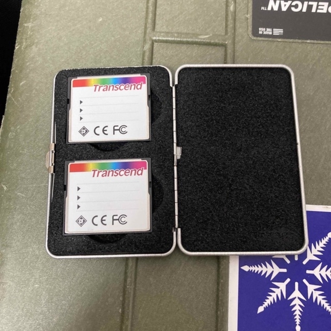 コンパクトフラッシュカード32GB　４枚セット　ケース付き 2