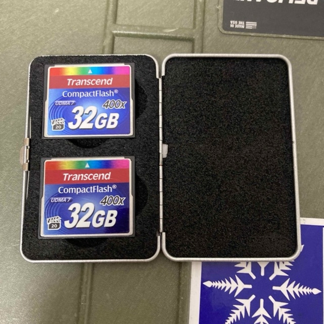コンパクトフラッシュカード32GB　４枚セット　ケース付き 1