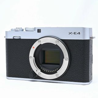 フジフイルム(富士フイルム)のFUJIFILM X-E4 XC15-45 レンズキット シルバー(ミラーレス一眼)