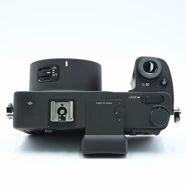 SIGMA - SIGMA sd Quattro Hの通販 by Flagship Camera SIGMA - SIGMA sd Quattro Hの通販 by Flagship Camera