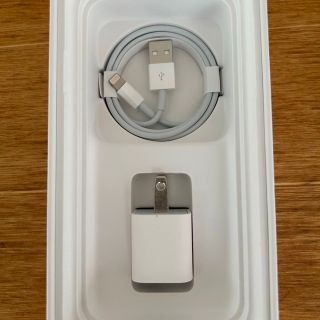 アイフォーン(iPhone)の【未使用】iPhone純正充電器(バッテリー/充電器)