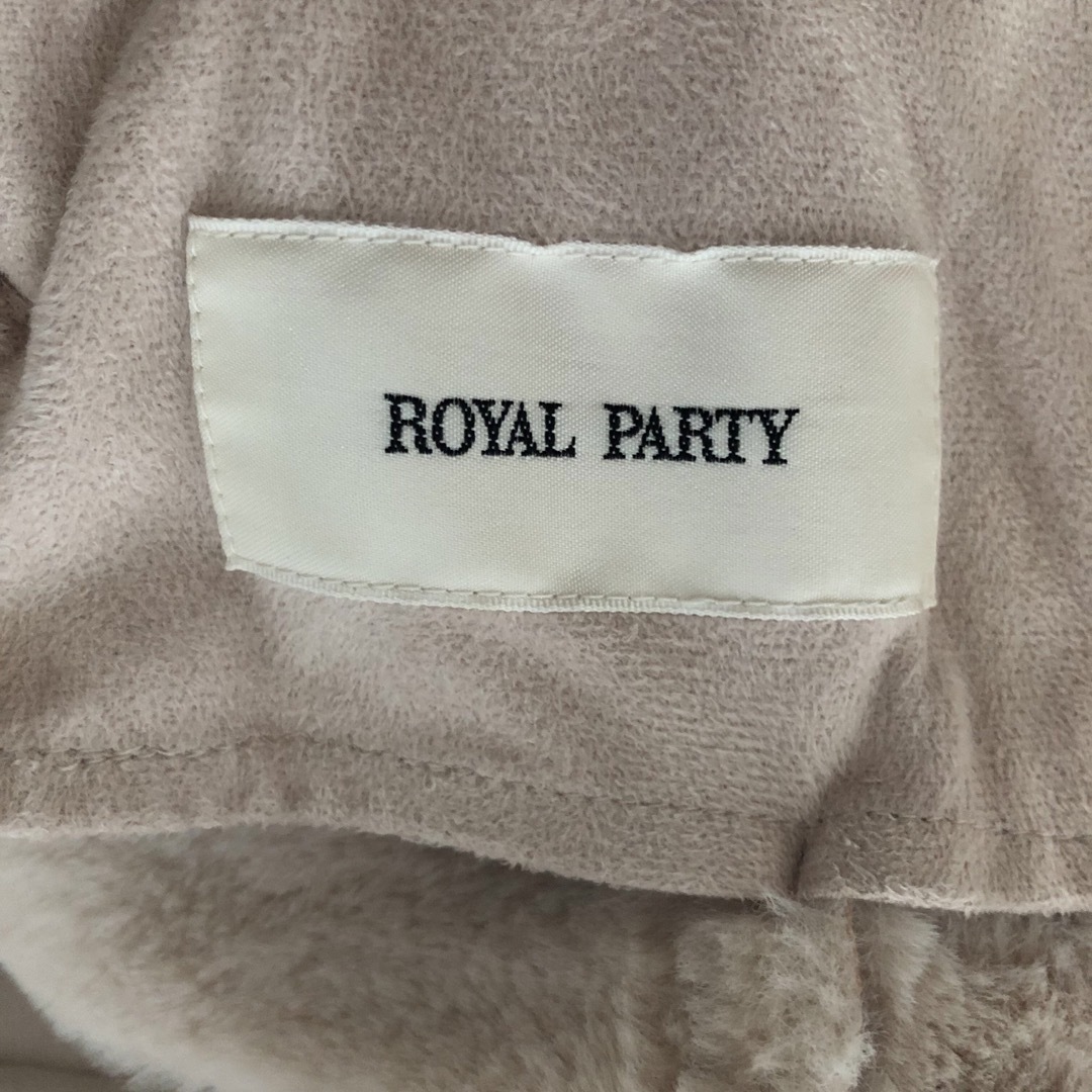 ROYAL PARTY(ロイヤルパーティー)のROYAL PARTY アウター レディースのジャケット/アウター(毛皮/ファーコート)の商品写真