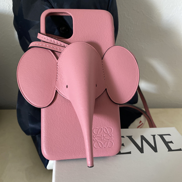 LOEWE(ロエベ)のロエベ　iPhone11Pro Max専用ケース スマホ/家電/カメラのスマホアクセサリー(iPhoneケース)の商品写真