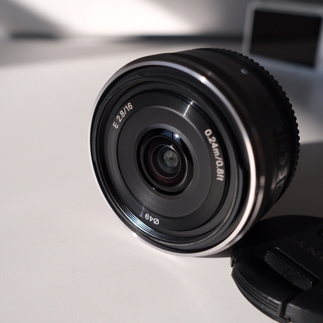 SONY E 16mm F2.8  ソニー スマホ/家電/カメラのカメラ(レンズ(単焦点))の商品写真