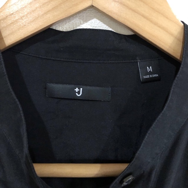UNIQLO(ユニクロ)の＋J UNIQLO 黒シルクシャツ レディースのトップス(シャツ/ブラウス(長袖/七分))の商品写真