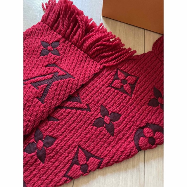 ルイヴィトン LV マフラー 赤 ほぼ未使用品