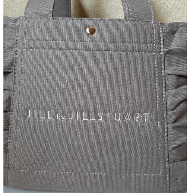 JILL by JILLSTUART(ジルバイジルスチュアート)の【新品】ジルバイジルスチュアート フリルトートバッグ(小)  モカ レディースのバッグ(トートバッグ)の商品写真