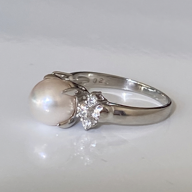 PT900 アコヤ真珠8.4mm ダイヤモンドリング レディースのアクセサリー(リング(指輪))の商品写真