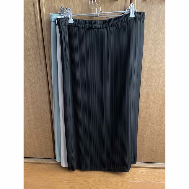 UNIQLO(ユニクロ)のユニクロ　プリーツスカート　3色セット レディースのスカート(ロングスカート)の商品写真