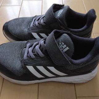 アディダス(adidas)の☆KAZU様専用☆アディダスキッズスニーカー20cmブラックグレーゴム紐(スニーカー)