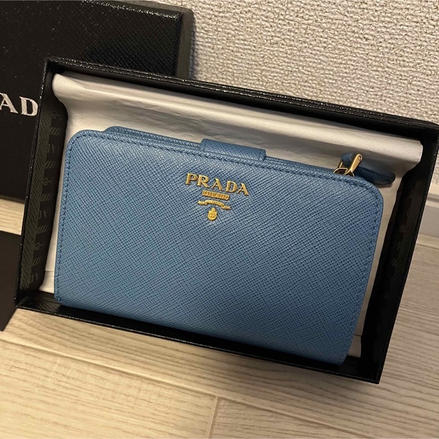 PRADA(プラダ)の【新品】PRADA サフィアーノ バイカラー 二つ折り財布 レディースのファッション小物(財布)の商品写真