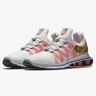 ナイキ(NIKE)の日本未入荷　ナイキメンズスニーカー  Nike Shox  グラヴィティー(スニーカー)