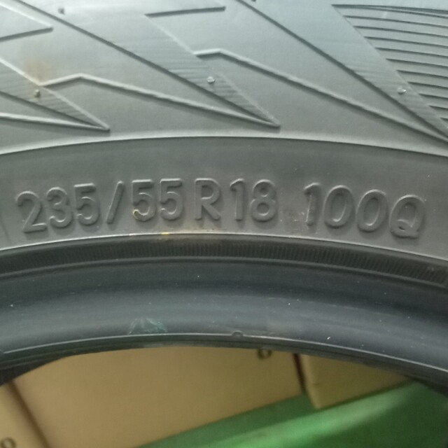 メーカー包装済】 235/55R18 スタッドレスタイヤ 冬タイヤ ハリアー