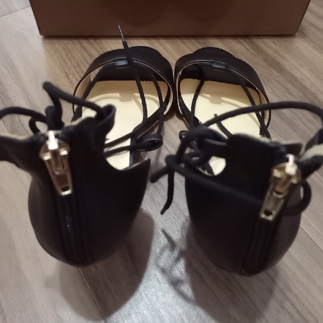 kumikyoku（組曲）(クミキョク)の[最終値下げ！][新品未使用]組曲ストラップサンダル/黒 レディースの靴/シューズ(サンダル)の商品写真