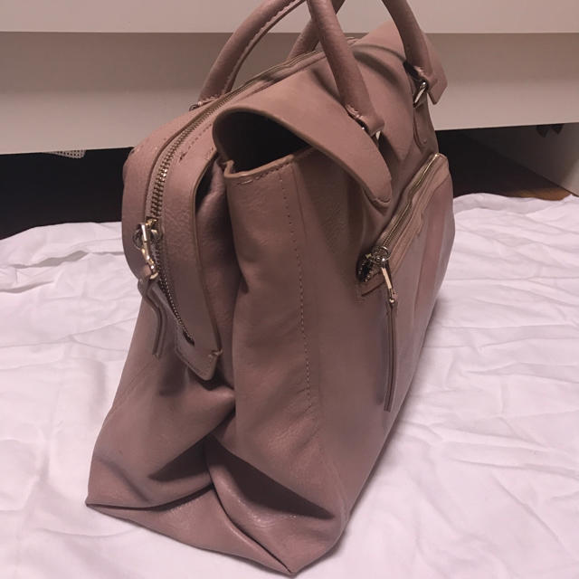 ZARA(ザラ)の【ZARA】ダスティーピンク バッグ レディースのバッグ(ショルダーバッグ)の商品写真