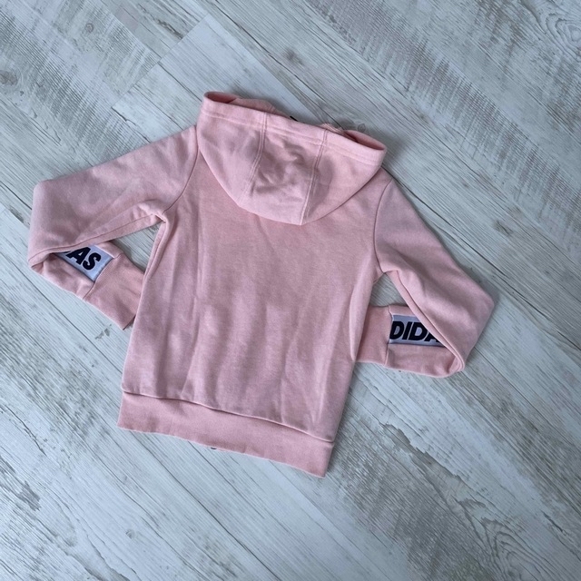 adidas(アディダス)のアディダス　パーカースウェットセットアップ　120㎝ キッズ/ベビー/マタニティのキッズ服女の子用(90cm~)(その他)の商品写真